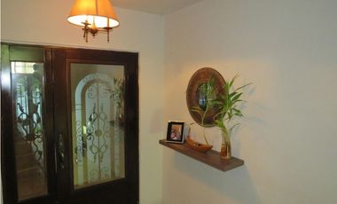Venta de Casa en Altos de Panama  23-1----