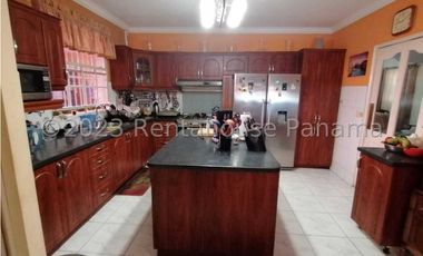 Venta de Casa en El Bosque 24-2105