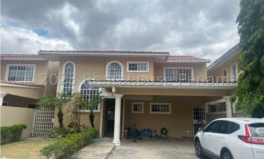 Venta de Casa en Chanis 23-7892