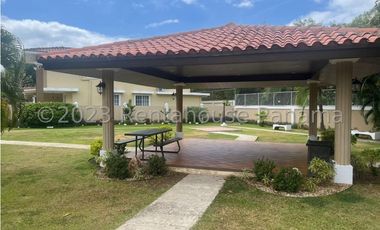 Venta de Casa en Chanis 23-7892