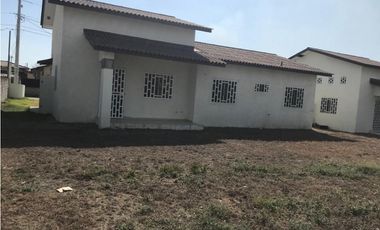 SE VENDE HERMOSA CASA LA FONTANA CHIRIQUI