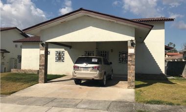 SE VENDE HERMOSA CASA LA FONTANA CHIRIQUI