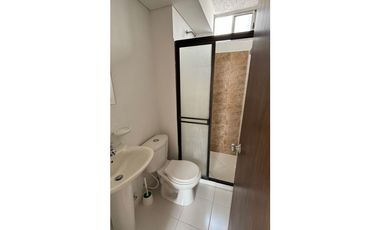 ARRIENDO APARTAMENTO EN CUARTO PISO CR ROBLES DEL NORTE