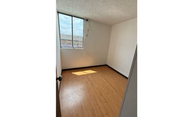 ARRIENDO APARTAMENTO EN CUARTO PISO CR ROBLES DEL NORTE