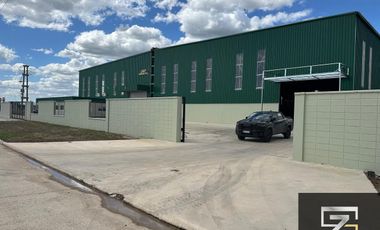 Nave en alquiler ubicada en Polo Industrial Spegazzini