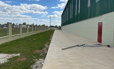 Nave en alquiler ubicada en Polo Industrial Spegazzini