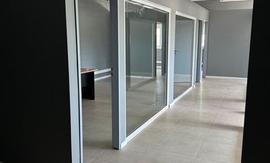 Nave en alquiler ubicada en Polo Industrial Spegazzini