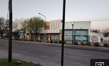 Galpón en venta de 2200m2 ubicado en Temperley