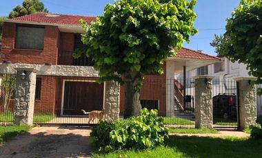 Gran chalet en pinares con depto independiente