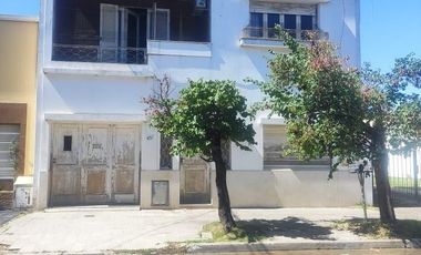 Casa en venta de 4 dormitorios c/ cochera en Punta Alta