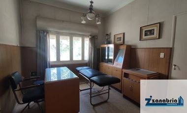 Casa en venta de 4 dormitorios c/ cochera en Punta Alta