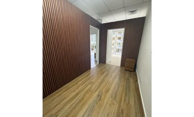 ALQUILER OFICINA SEMI-AMOBLADA CALLE 50