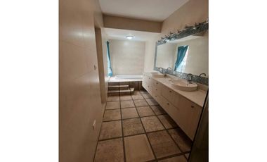 Casa Espectacular en la mejor zona de Panamá, Altos de Golf 