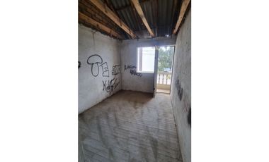 CASA POR TERMINAR CON TERRENO SECTOR MIRAFLORES-SININCAY