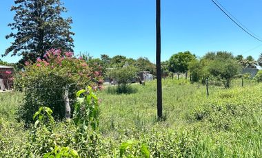 VENDE terreno 20x50 en esquina Barrio Villa del Carmen