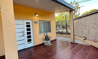 Casa en venta de 3 dormitorios c/ cochera en Otros Barrios