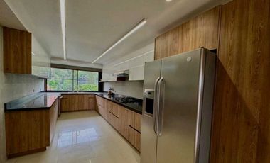 APARTAMENTO EN LA INFERIOR CON ESPACIOS UNICOS