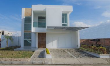 CASAS SOBRE PLANOS EN CONJUNTO CERRADO EXCLUSIVO