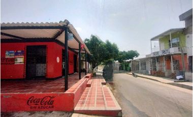 Casa Comercial con 2 Locales Tienda . Farmacia + Apto A Puerta Cerrada