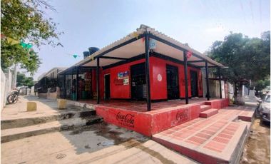 Casa Comercial con 2 Locales Tienda . Farmacia + Apto A Puerta Cerrada