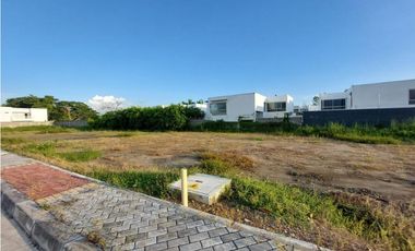 Lotes en Venta en Conjunto Cerrado en Montería