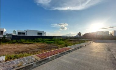 Lotes en Venta en Conjunto Cerrado en Montería