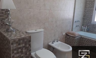 Casa en venta de 4 dormitorios c/ cochera en Principado