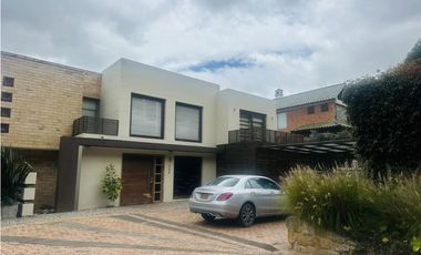 CASA CAMPESTRE EN APOSENTOS, IMPERDIBLE OPORTUNIDAD