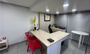 SE ALQUILA OFICINA AMOBLADA EN EL LIMONAR SERVICIOS INCLUIDOS SIN AIRE