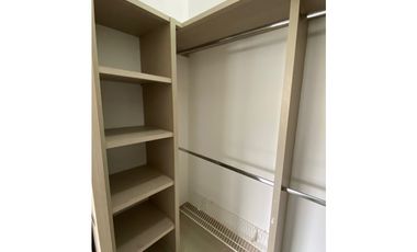 SE VENDE CASA  CAMPESTRE EN EL CASTILLO DE DOS NIVELES EN CONDOMINIO