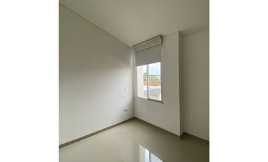 SE VENDE CASA  CAMPESTRE EN EL CASTILLO DE DOS NIVELES EN CONDOMINIO