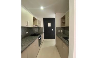 SE VENDE CASA  CAMPESTRE EN EL CASTILLO DE DOS NIVELES EN CONDOMINIO