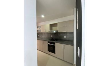 SE VENDE CASA  CAMPESTRE EN EL CASTILLO DE DOS NIVELES EN CONDOMINIO