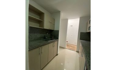 SE VENDE CASA  CAMPESTRE EN EL CASTILLO DE DOS NIVELES EN CONDOMINIO