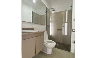 SE VENDE CASA  CAMPESTRE EN EL CASTILLO DE DOS NIVELES EN CONDOMINIO