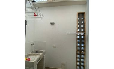 SE VENDE CASA  CAMPESTRE EN EL CASTILLO DE DOS NIVELES EN CONDOMINIO