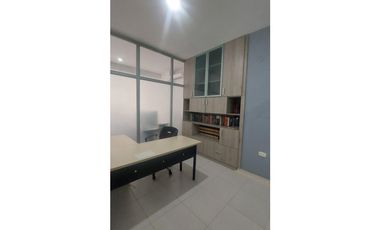 OFICINA  AMOBLADA EN ARRIENDO - CENTRO DE NEGOCIOS ALAMEDAS