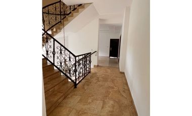 ¡¡SE VENDE !! LUJOSA CASA LLANO DE CURUNDU ,ALBROOK