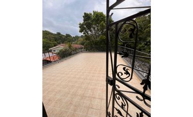 ¡¡SE VENDE !! LUJOSA CASA LLANO DE CURUNDU ,ALBROOK