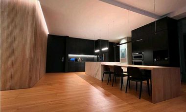 Amplio Apartamento en venta,Poblado