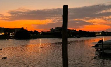 Casa en venta de 4 dormitorios con muelle de 40 mtrs en San Benito Tigre