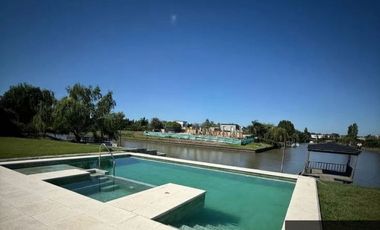 Casa en venta de 4 dormitorios con muelle de 40 mtrs en San Benito Tigre