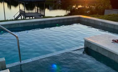 Casa en venta de 4 dormitorios con muelle de 40 mtrs en San Benito Tigre