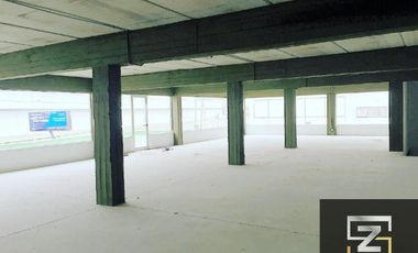 Local comercial en alquiler ubicado en esquina sobre ruta 205 Ezeiza