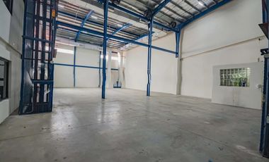 Se Vende OfiBodega en Costa Del Este