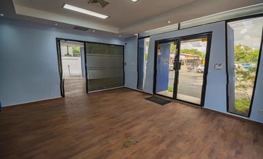 Se Vende OfiBodega en Costa Del Este