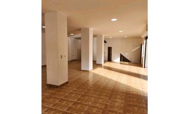 Local comercial esquinero en arriendo calasanz santa lucia