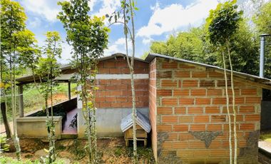 Se vende casa campesina en San Roque, Antioquia
