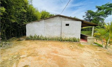 Se vende casa campesina en San Roque, Antioquia