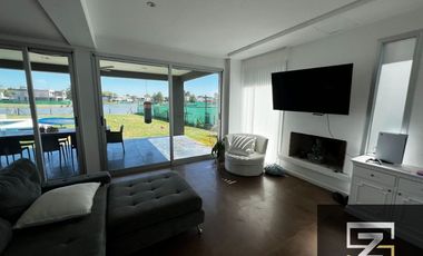 Casa en alquiler de 3 dormitorios c/ cochera en Barrio Privado Terralagos